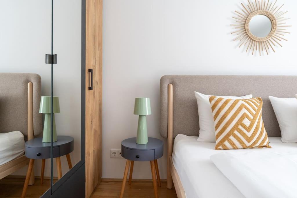 Hm • Sleek 1br With Balcony * Viena
