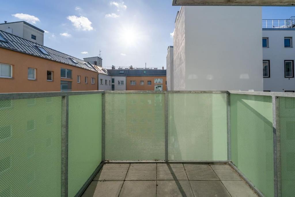 Apartamento Hm • Sleek 1br With Balcony *